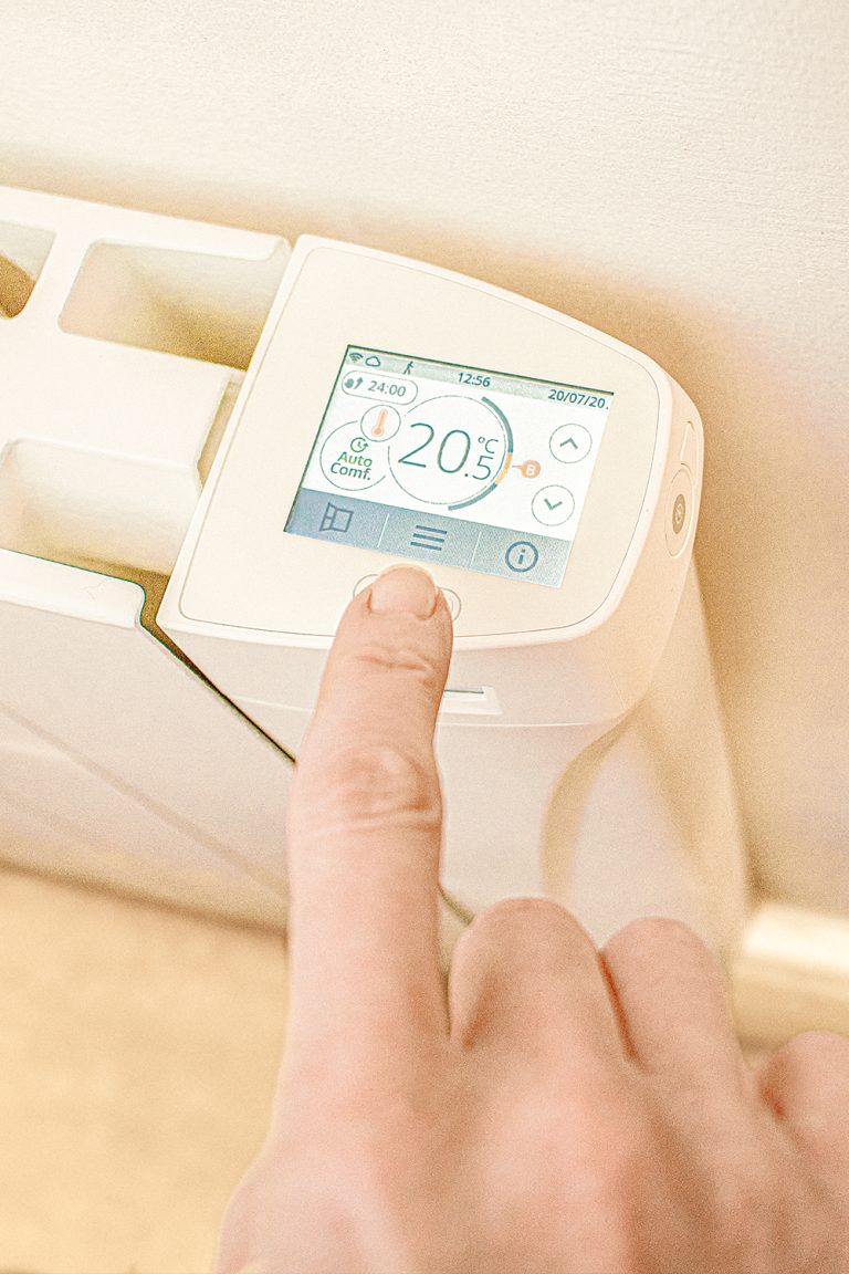 Touch screen thermostat Control for isense wifi radiators by Intelli Heat